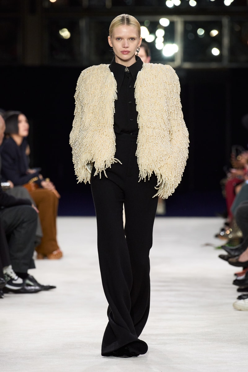 Balmain Fall Winter 2023 Paris Fashion Week pfw fw23 collection runway show womenswear Olivier Rousteing