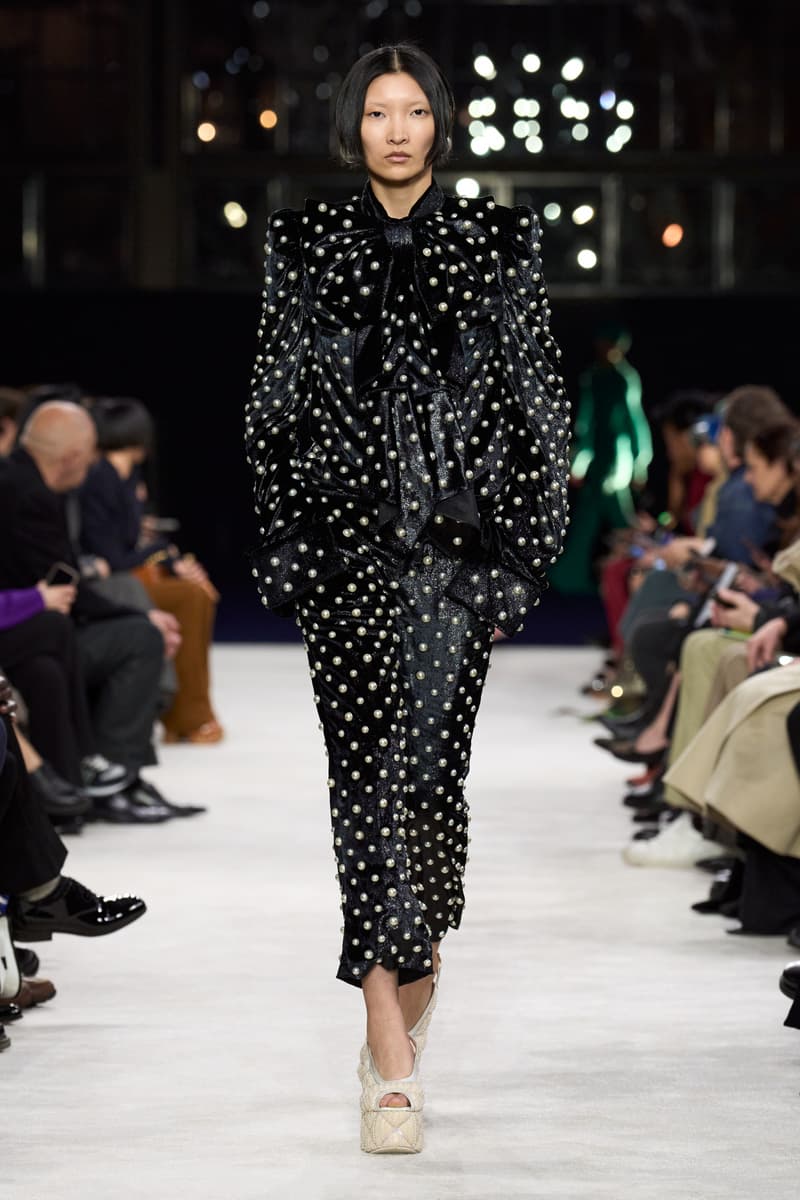 Balmain Fall Winter 2023 Paris Fashion Week pfw fw23 collection runway show womenswear Olivier Rousteing