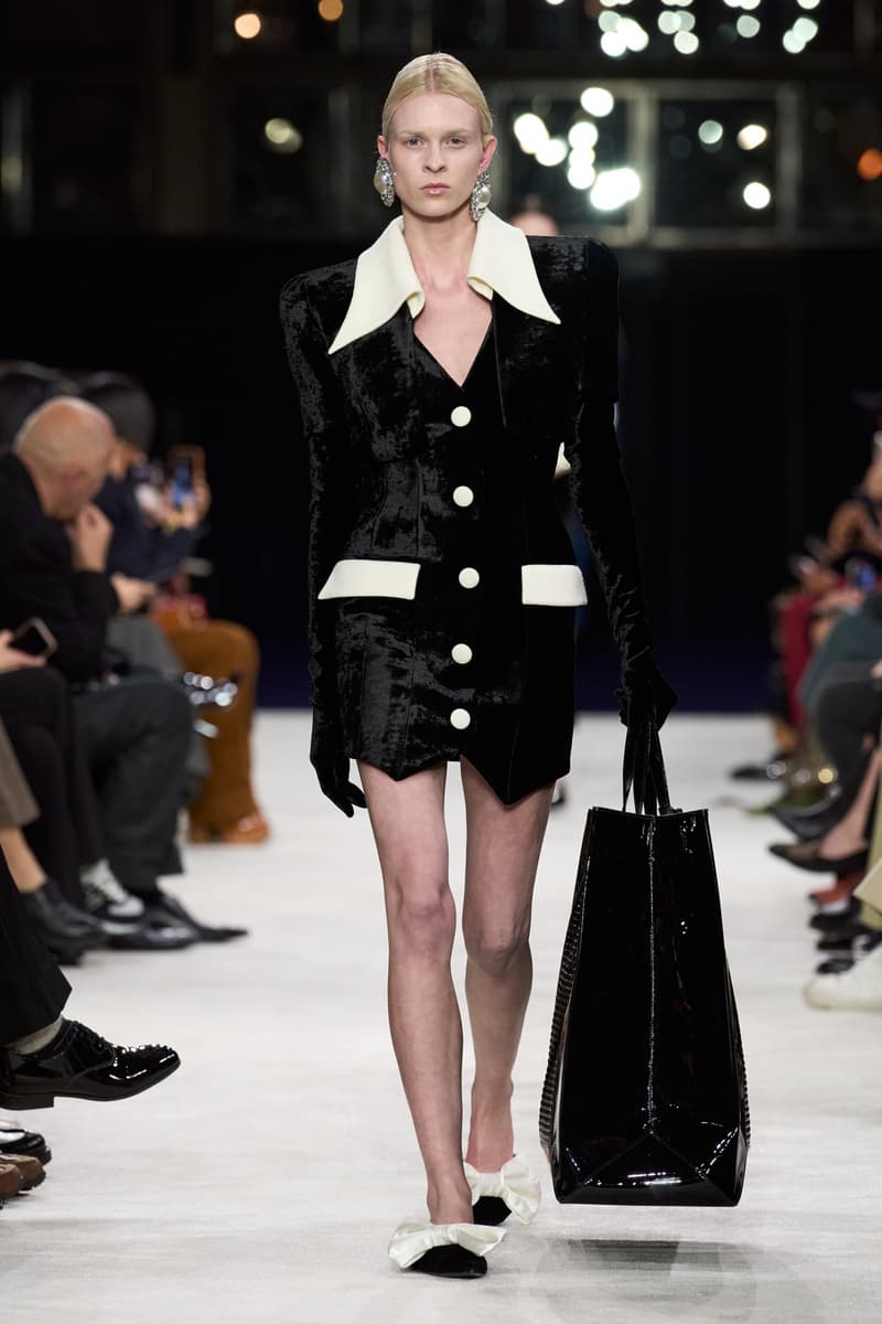 Balmain Fall Winter 2023 Paris Fashion Week pfw fw23 collection runway show womenswear Olivier Rousteing