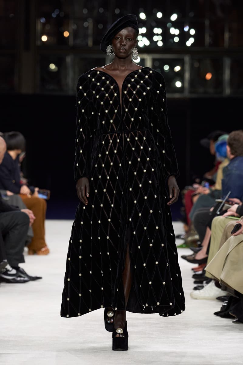 Balmain Fall Winter 2023 Paris Fashion Week pfw fw23 collection runway show womenswear Olivier Rousteing