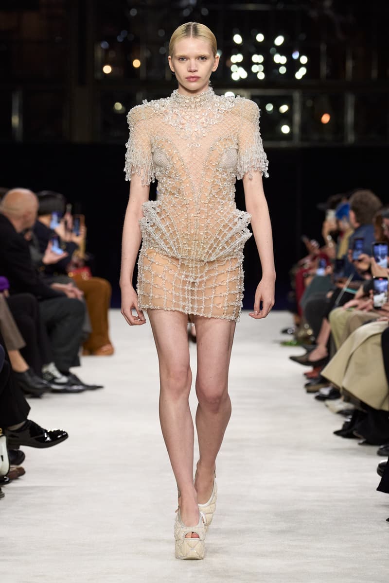 Balmain Fall Winter 2023 Paris Fashion Week pfw fw23 collection runway show womenswear Olivier Rousteing