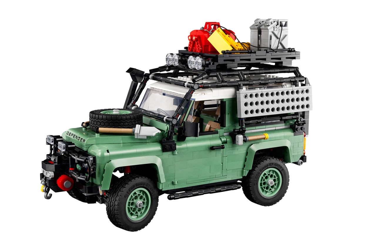 LEGO Icons Build Set Preview Vehicle Off-Road 2,336-Pieces Land Rover Defender Preview Images Car 2023 Photos