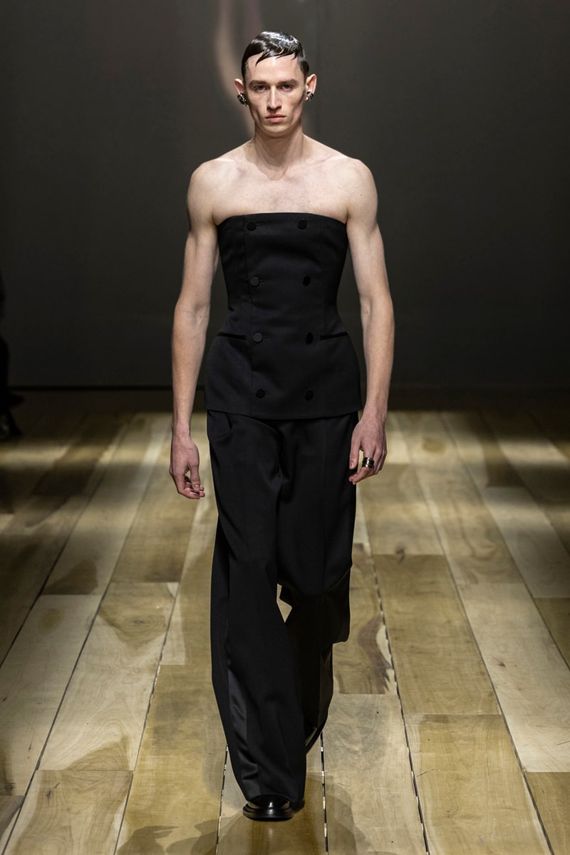 Alexander McQueen Fall Winter 2023 Paris Fashion Week FW23 Show "Anatomy" Sarah Burton Runways Looks Collection Mens Women