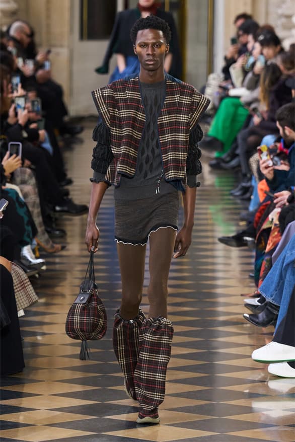 Andreas Kronthaler for Vivienne Westwood Fall Winter 2023 collection menswear womenswear tribute Paris fashion week runway show