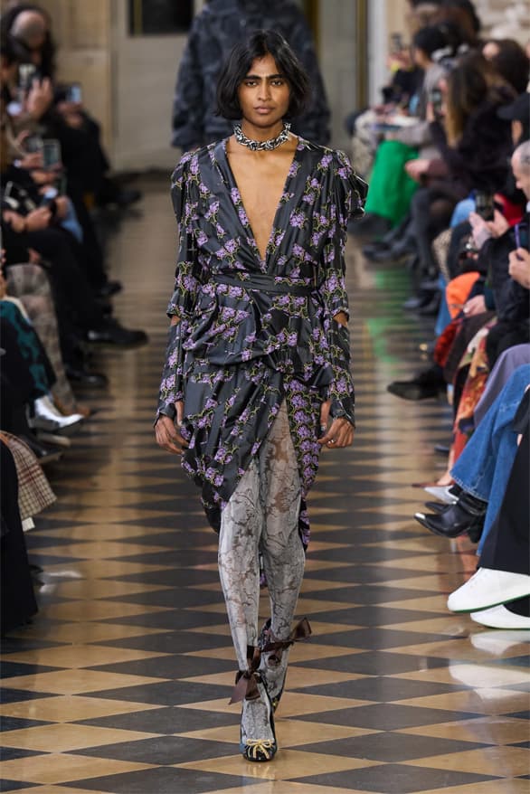 Andreas Kronthaler for Vivienne Westwood Fall Winter 2023 collection menswear womenswear tribute Paris fashion week runway show