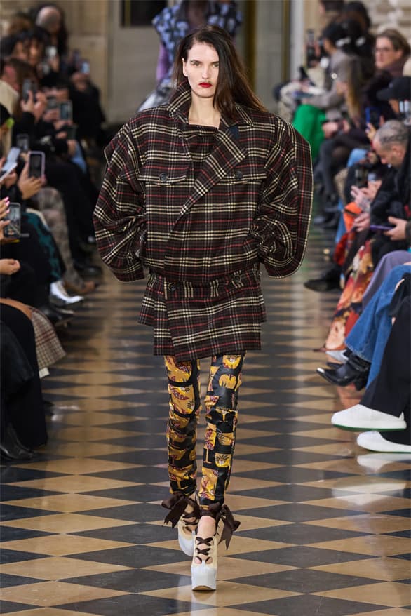 Andreas Kronthaler for Vivienne Westwood Fall Winter 2023 collection menswear womenswear tribute Paris fashion week runway show