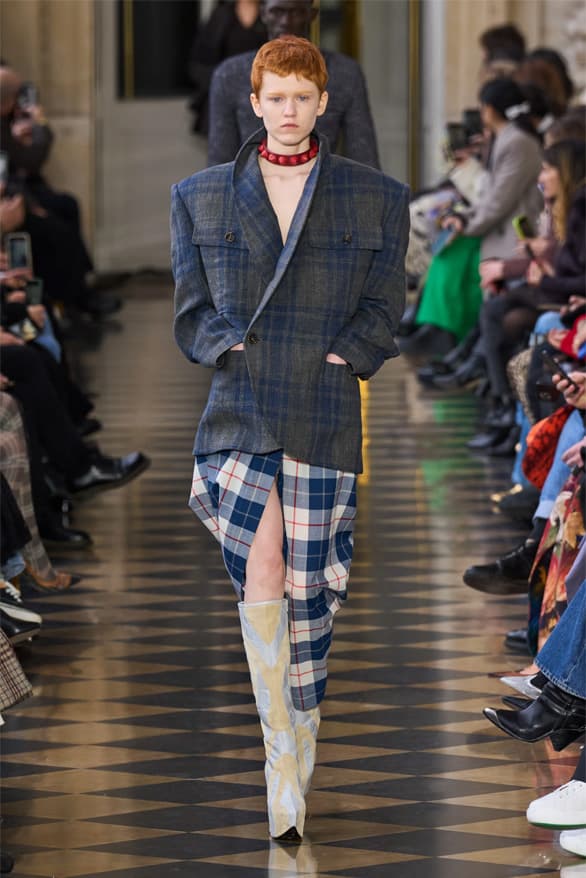 Andreas Kronthaler for Vivienne Westwood Fall Winter 2023 collection menswear womenswear tribute Paris fashion week runway show