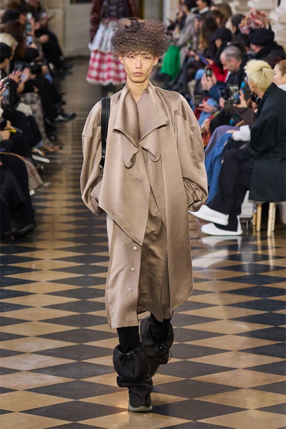 Andreas Kronthaler for Vivienne Westwood Fall Winter 2023 collection menswear womenswear tribute Paris fashion week runway show