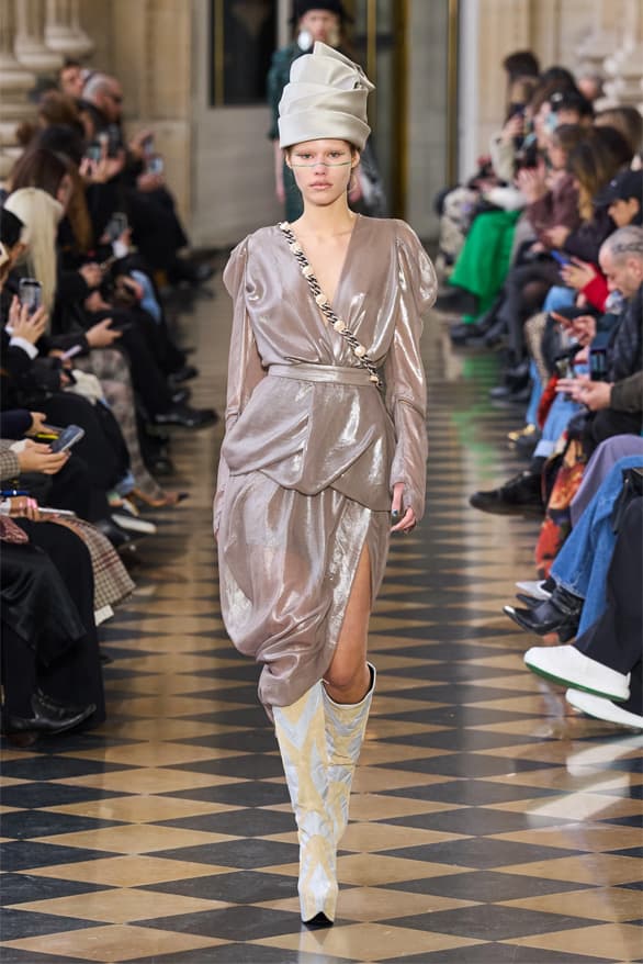 Andreas Kronthaler for Vivienne Westwood Fall Winter 2023 collection menswear womenswear tribute Paris fashion week runway show