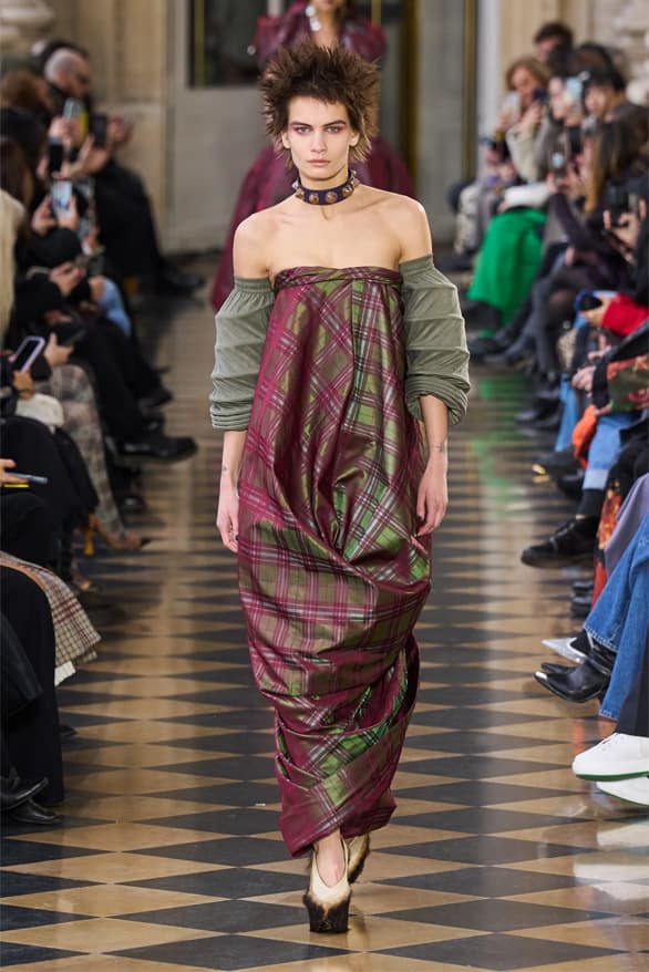 Andreas Kronthaler for Vivienne Westwood Fall Winter 2023 collection menswear womenswear tribute Paris fashion week runway show