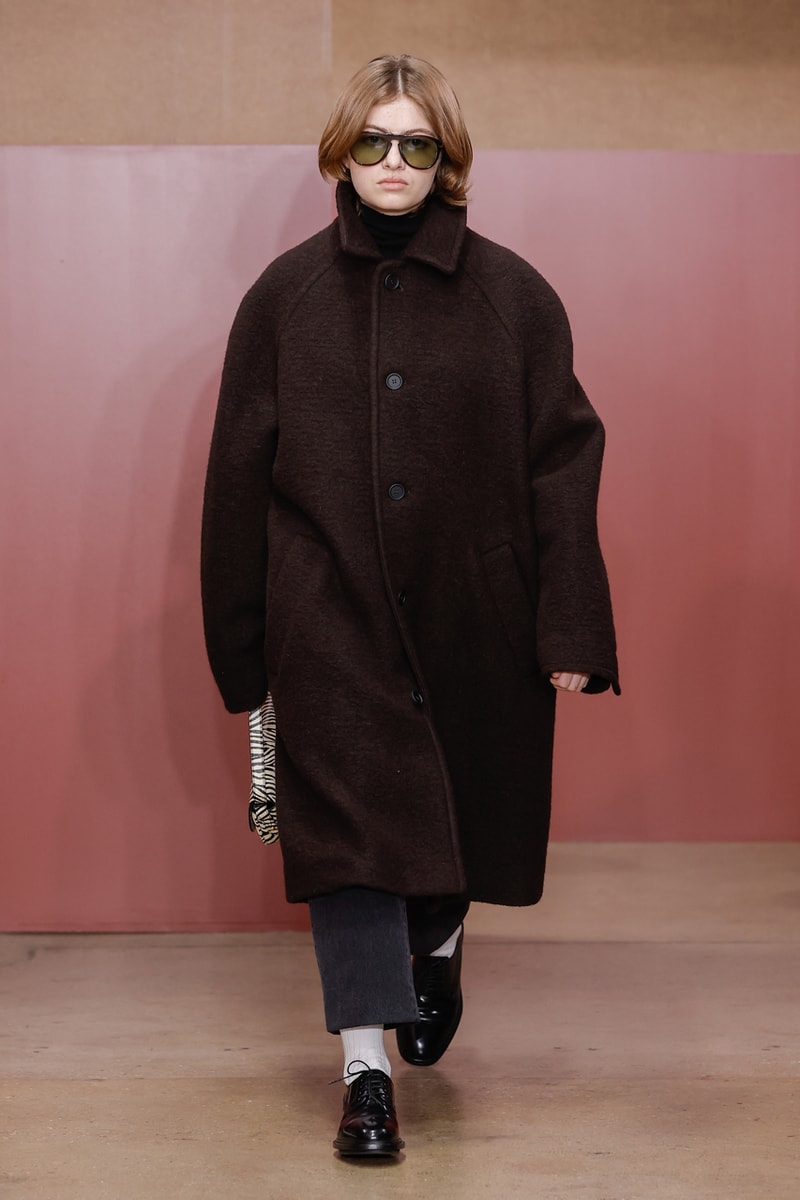 A.P.C. Fall Winter 2023 FW23 Runway Show Collection Jean Touitou Maman Je Sors Ce soir Mom, I’m Going Out Tonight 