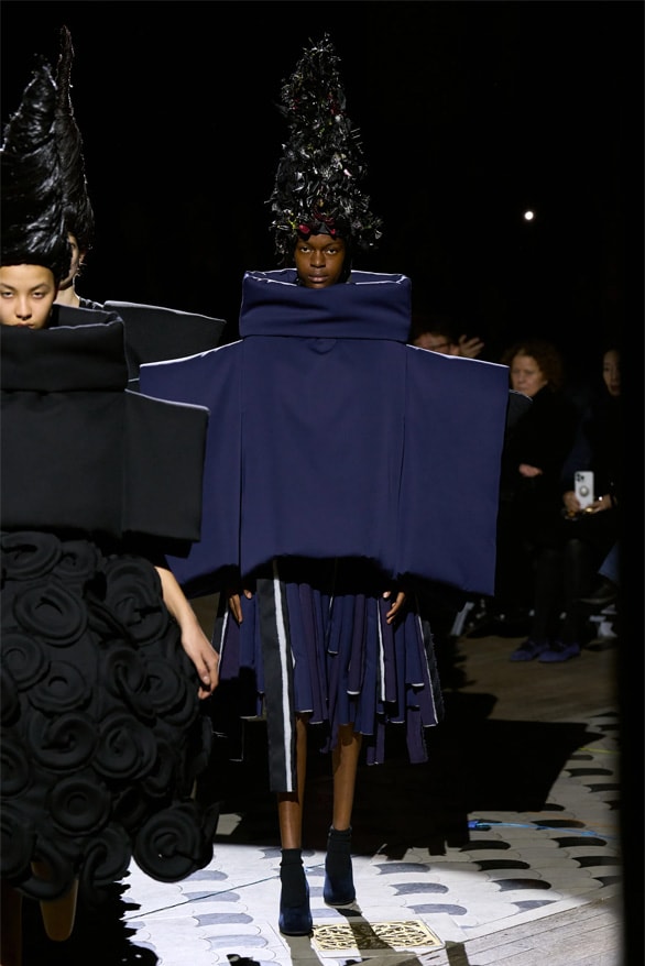 Comme des Garçons Fall Winter 2023 Paris Fashion Week rei kawakubo pfw fw23 designer womenswear menswear art abstract runway show