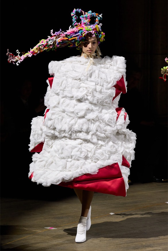 Comme des Garçons Fall Winter 2023 Paris Fashion Week rei kawakubo pfw fw23 designer womenswear menswear art abstract runway show