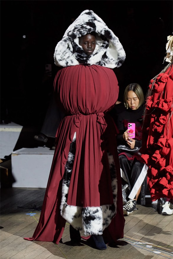 Comme des Garçons Fall Winter 2023 Paris Fashion Week rei kawakubo pfw fw23 designer womenswear menswear art abstract runway show