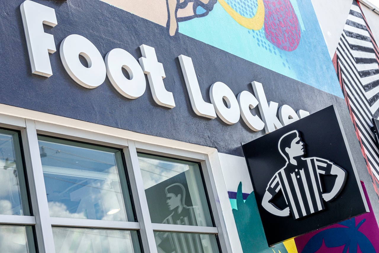 Foot Locker To Close 400 Mall Stores