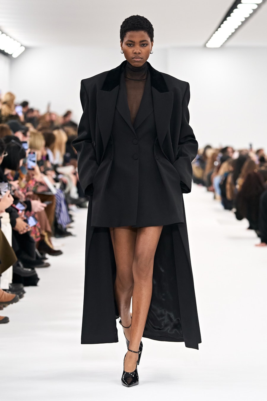 Givenchy Women's Fall Winter 2023 FW23 Paris Fashion Week Show Runway Collection Watch Stream Matthew M Williams