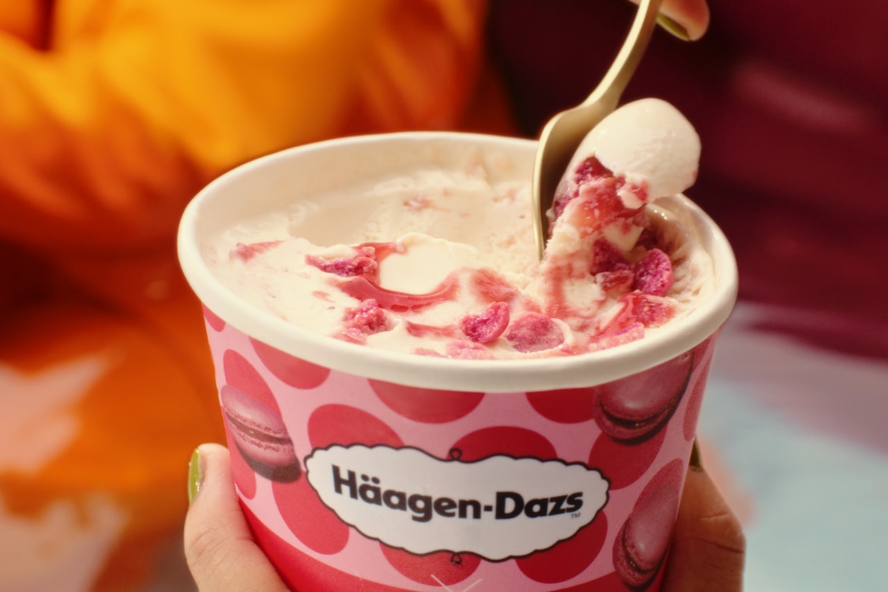 Häagen-Dazs ice cream macaron pierre herme paris pastries dessert raspberry almond pint mini cup