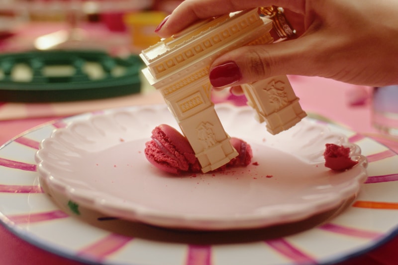 Häagen-Dazs ice cream macaron pierre herme paris pastries dessert raspberry almond pint mini cup