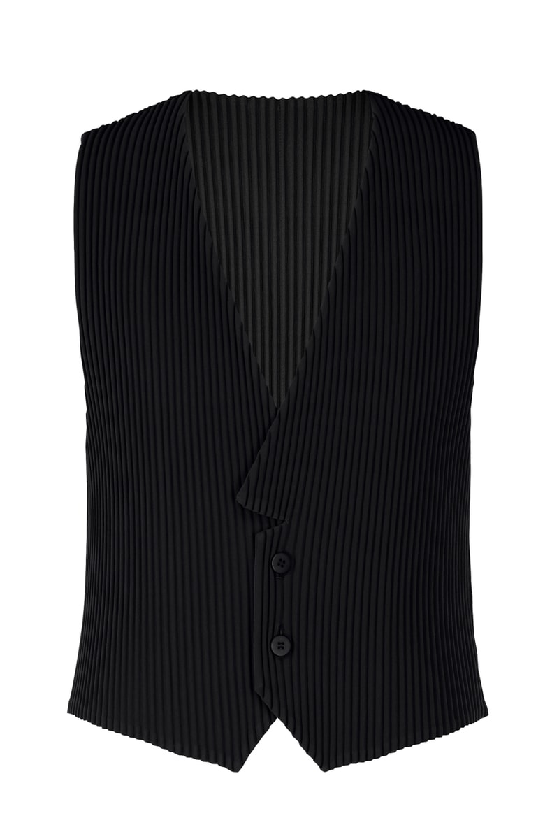 HOMME PLISSÉ ISSEY MIYAKE TUXEDO PLEATS Spring Summer 2023 SS23 Runway Collection Formalwear Suit Tailoring