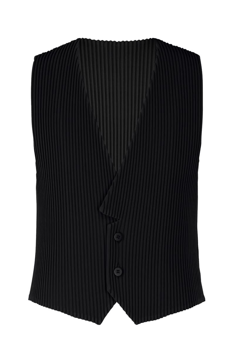 HOMME PLISSÉ ISSEY MIYAKE TUXEDO PLEATS Spring Summer 2023 SS23 Runway Collection Formalwear Suit Tailoring