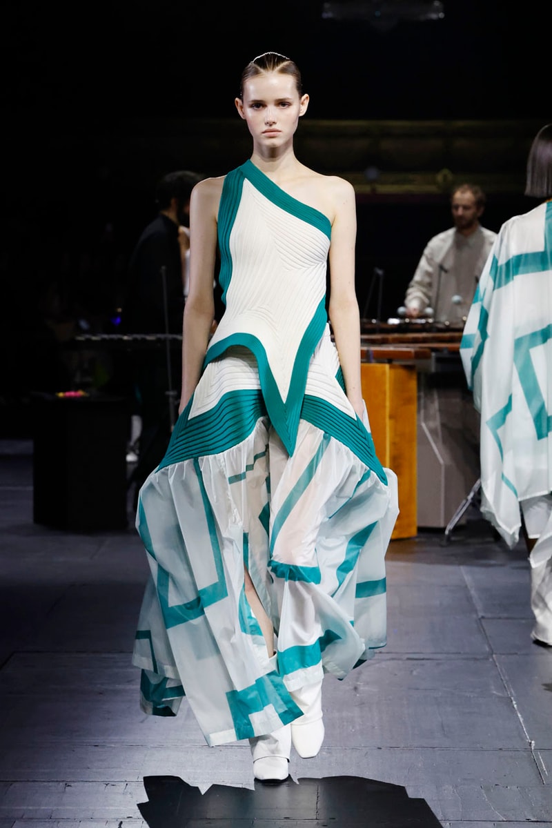 Issey Miyake Fall/Winter 2023 Collection Paris Fashion Week FW23 Runway