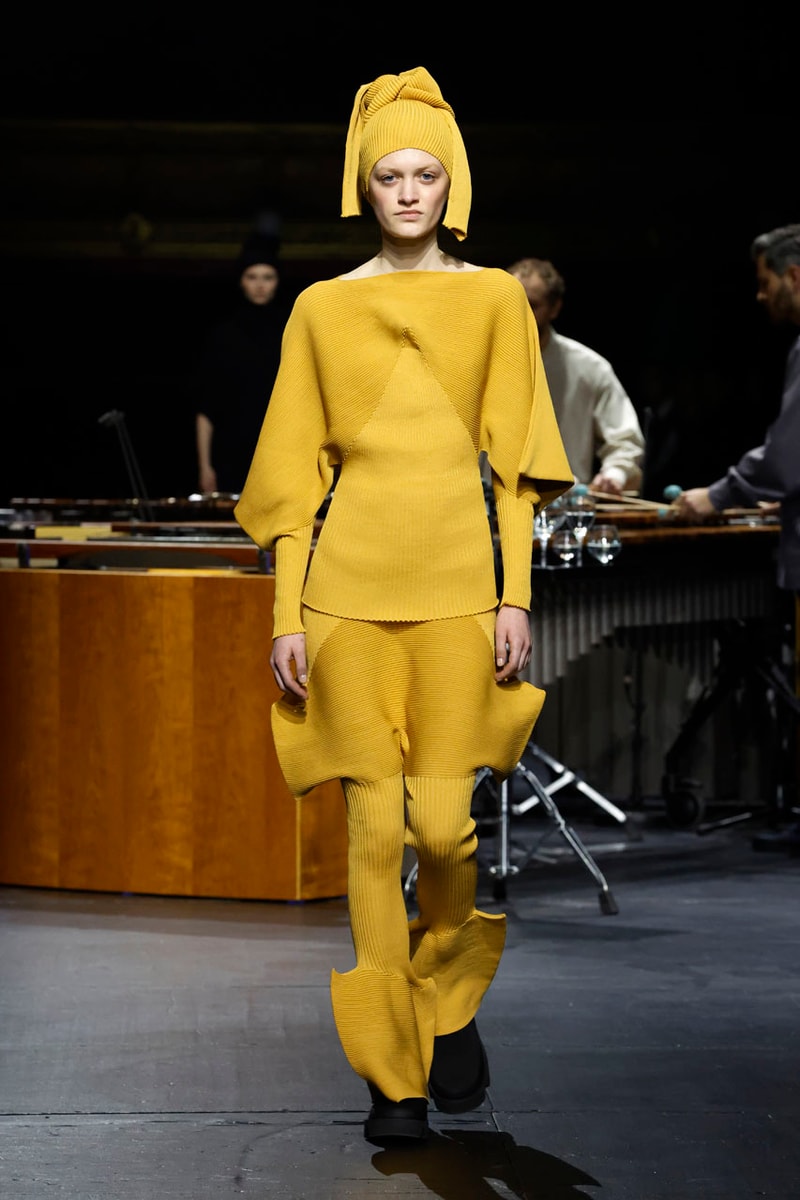 Issey Miyake Fall/Winter 2023 Collection Paris Fashion Week FW23 Runway