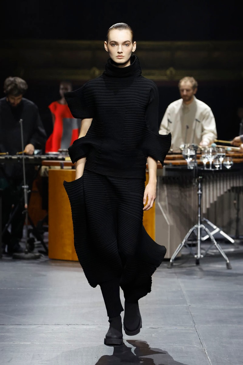 Issey Miyake Fall/Winter 2023 Collection Paris Fashion Week FW23 Runway