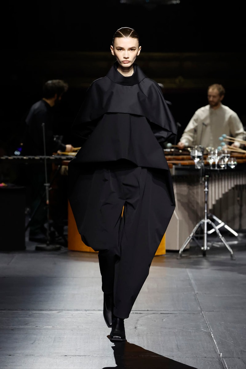 Issey Miyake Fall/Winter 2023 Collection Paris Fashion Week FW23 Runway