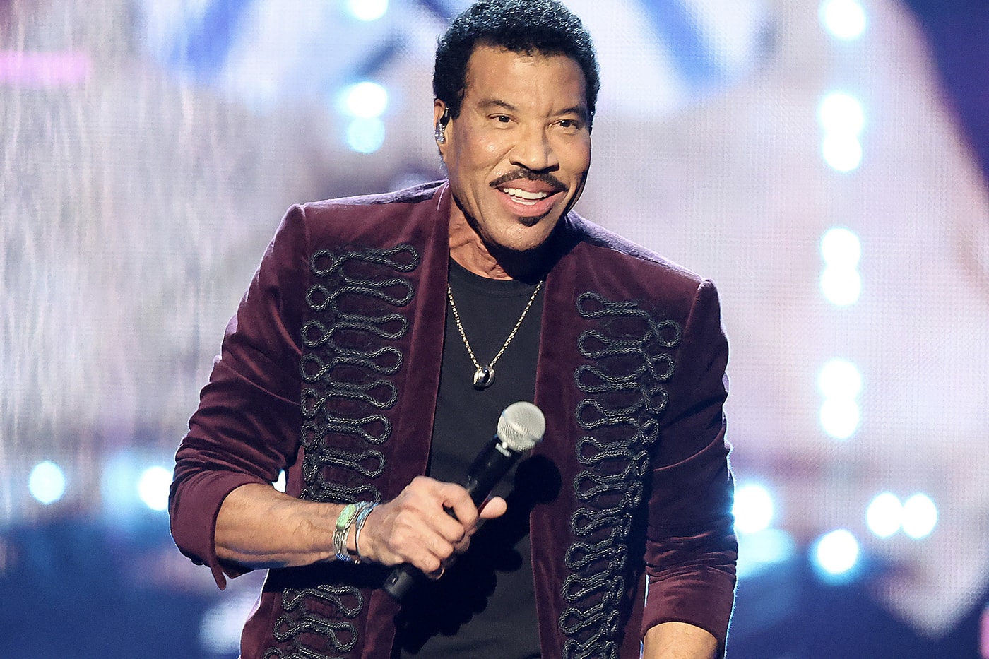 Lionel Richie Earth Wind Fire Sing A Song All Night Long 2023 Tour announcement dates Info