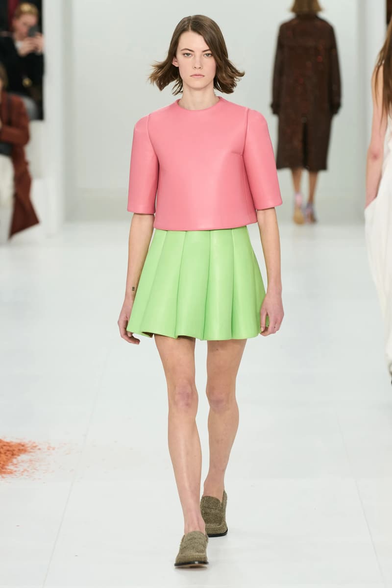 LOEWE Fall Winter 2023 FW23 AW23 Womenswear Paris Fashion Week Runway Show Collection Jonathan Anderson Looks 