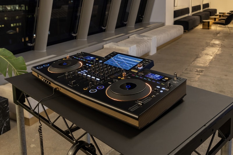 Pioneer DJ Releases the New White Finish XDJ-XZ-W