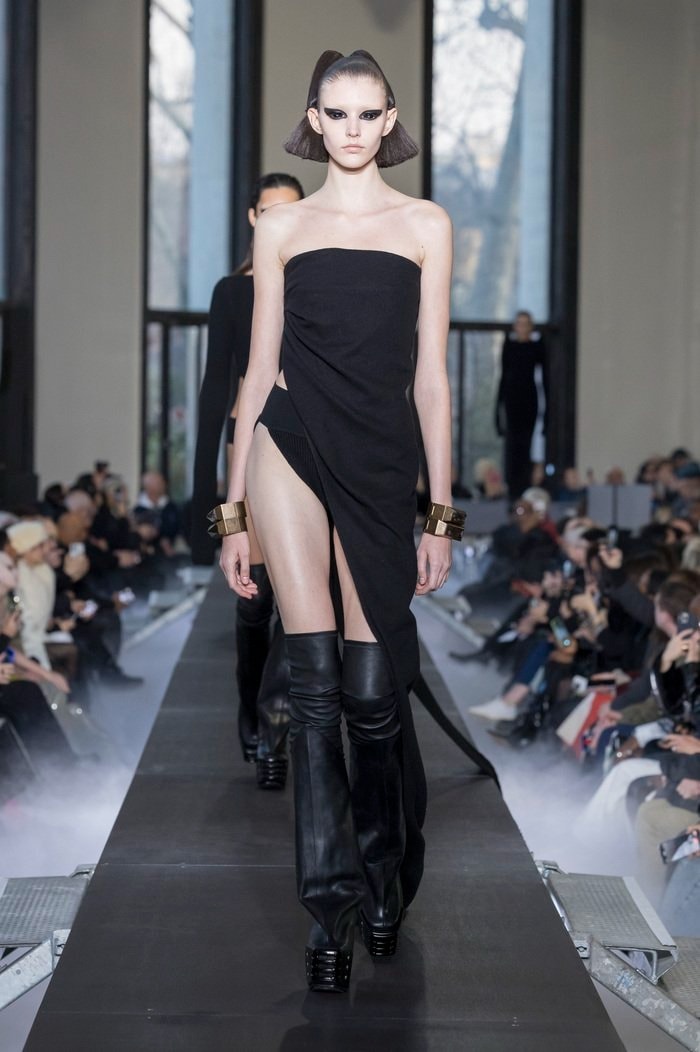 Rick Owens Fall Winter 2023 FW23 "LUXOR" Collection Womenswear Paris Fashion Week PFW Runway Show 