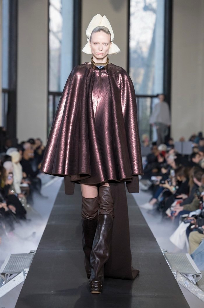 Rick Owens Fall Winter 2023 FW23 "LUXOR" Collection Womenswear Paris Fashion Week PFW Runway Show 