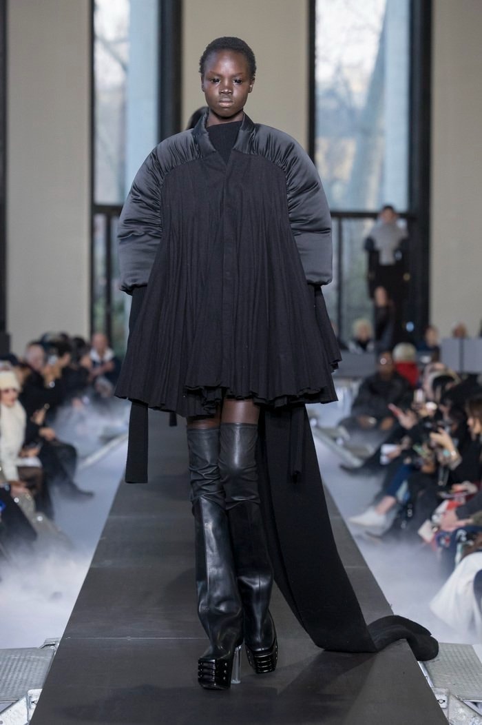 Rick Owens Fall Winter 2023 FW23 "LUXOR" Collection Womenswear Paris Fashion Week PFW Runway Show 