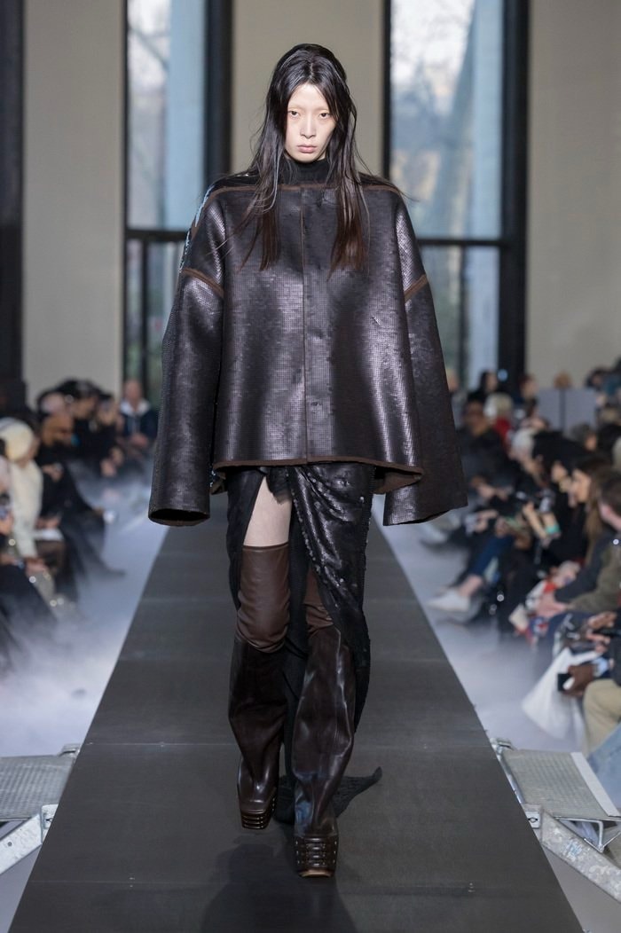Rick Owens Fall Winter 2023 FW23 "LUXOR" Collection Womenswear Paris Fashion Week PFW Runway Show 
