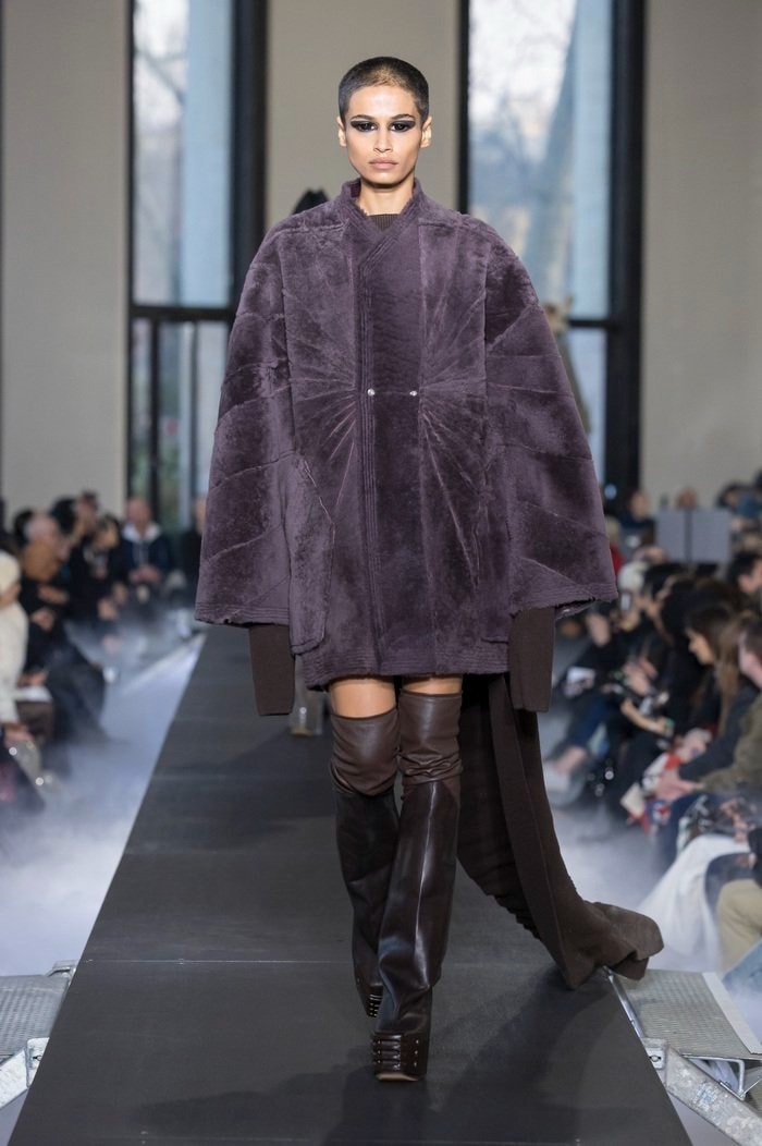 Rick Owens Fall Winter 2023 FW23 "LUXOR" Collection Womenswear Paris Fashion Week PFW Runway Show 