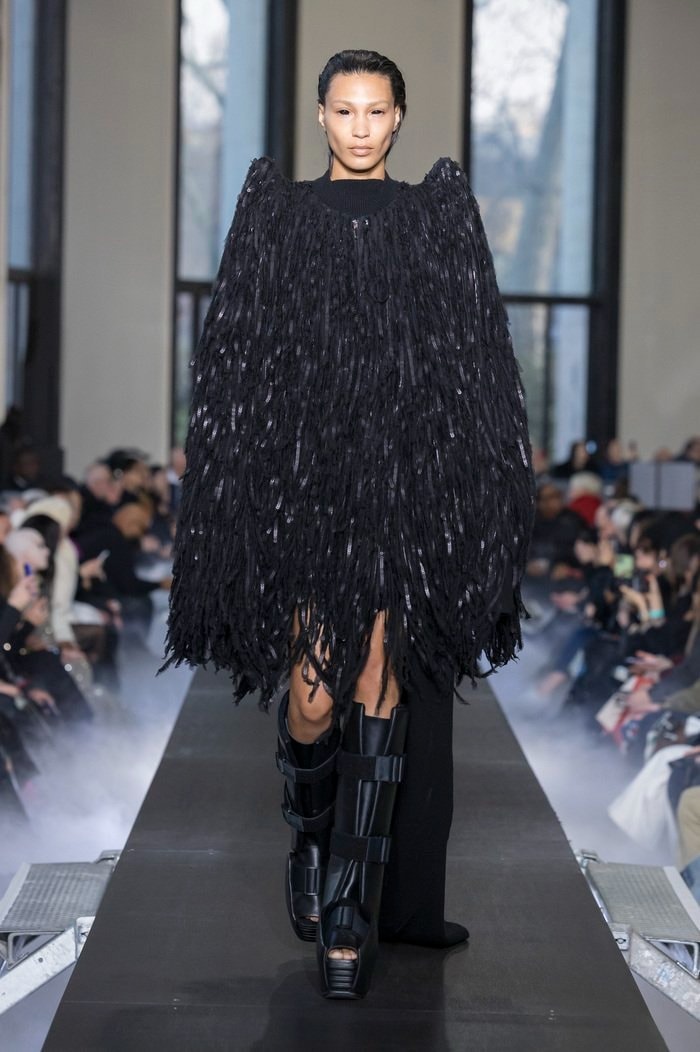 Rick Owens Fall Winter 2023 FW23 "LUXOR" Collection Womenswear Paris Fashion Week PFW Runway Show 