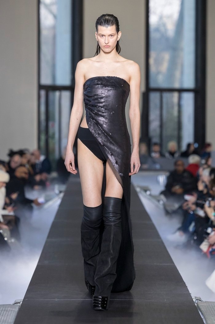 Rick Owens Fall Winter 2023 FW23 "LUXOR" Collection Womenswear Paris Fashion Week PFW Runway Show 