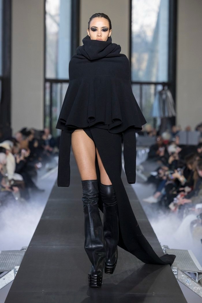 Rick Owens Fall Winter 2023 FW23 "LUXOR" Collection Womenswear Paris Fashion Week PFW Runway Show 