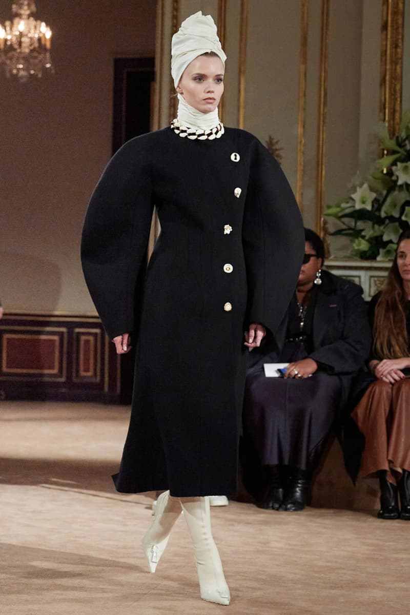 Schiaparelli Fall/Winter 2023 Collection FW23 Paris Fashion Week Runway