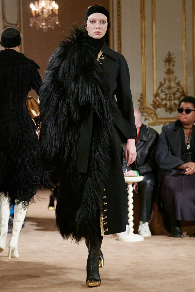 Schiaparelli Fall/Winter 2023 Collection FW23 Paris Fashion Week Runway