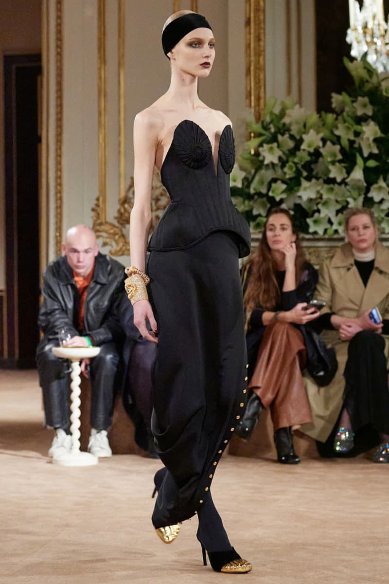 Schiaparelli Fall/Winter 2023 Collection FW23 Paris Fashion Week Runway