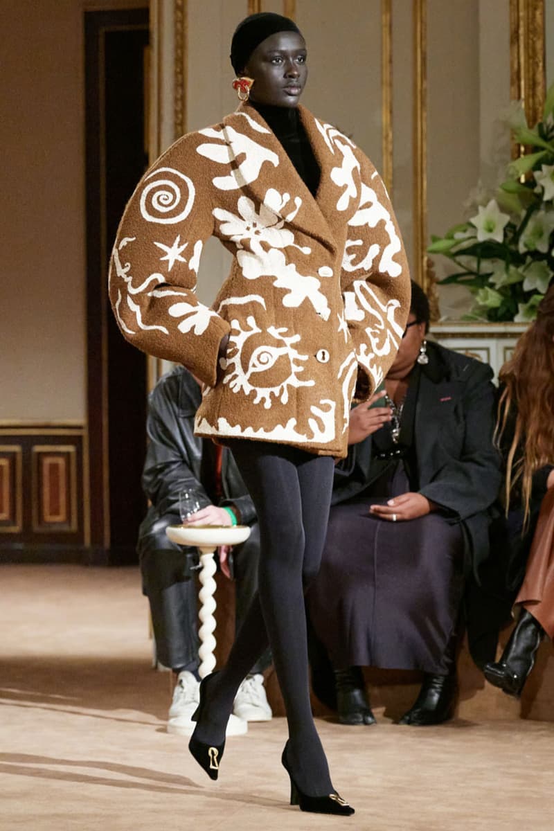 Schiaparelli Fall/Winter 2023 Collection FW23 Paris Fashion Week Runway