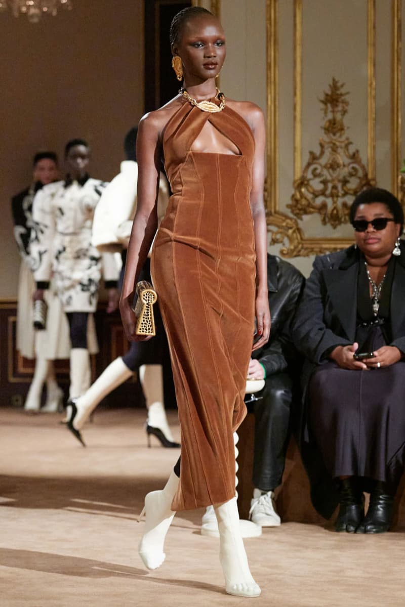 Schiaparelli Fall/Winter 2023 Collection FW23 Paris Fashion Week Runway