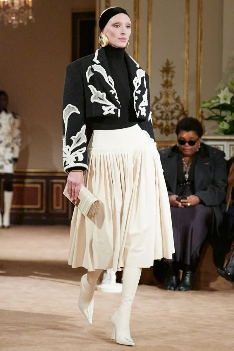 Schiaparelli Fall/Winter 2023 Collection FW23 Paris Fashion Week Runway