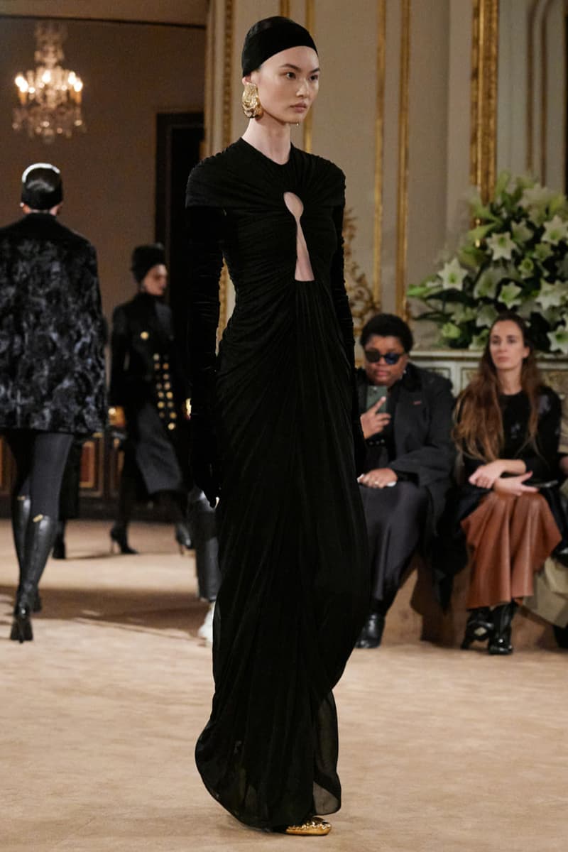 Schiaparelli Fall/Winter 2023 Collection FW23 Paris Fashion Week Runway