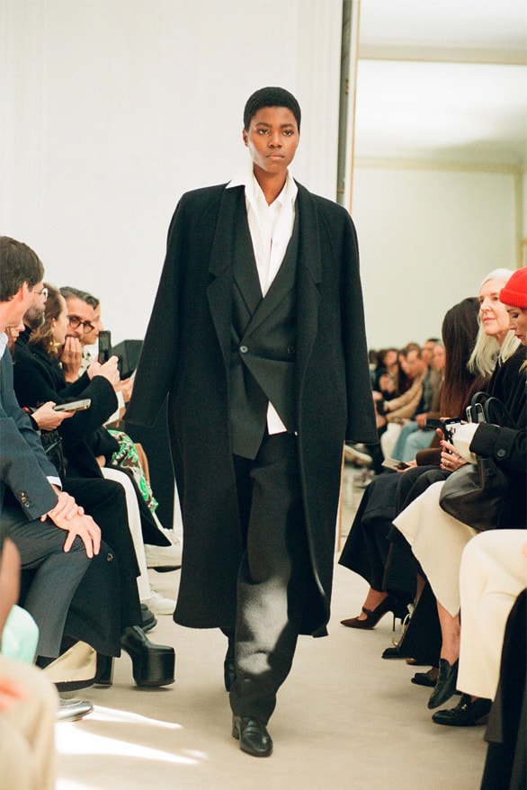 The Row Resort 2024 Paris Fashion Week Mary Kate Ashley Olsen runway show womenswear menswear fashion