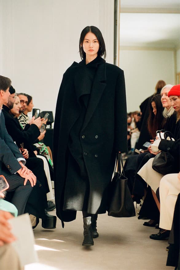 The Row Resort 2024 Paris Fashion Week Mary Kate Ashley Olsen runway show womenswear menswear fashion