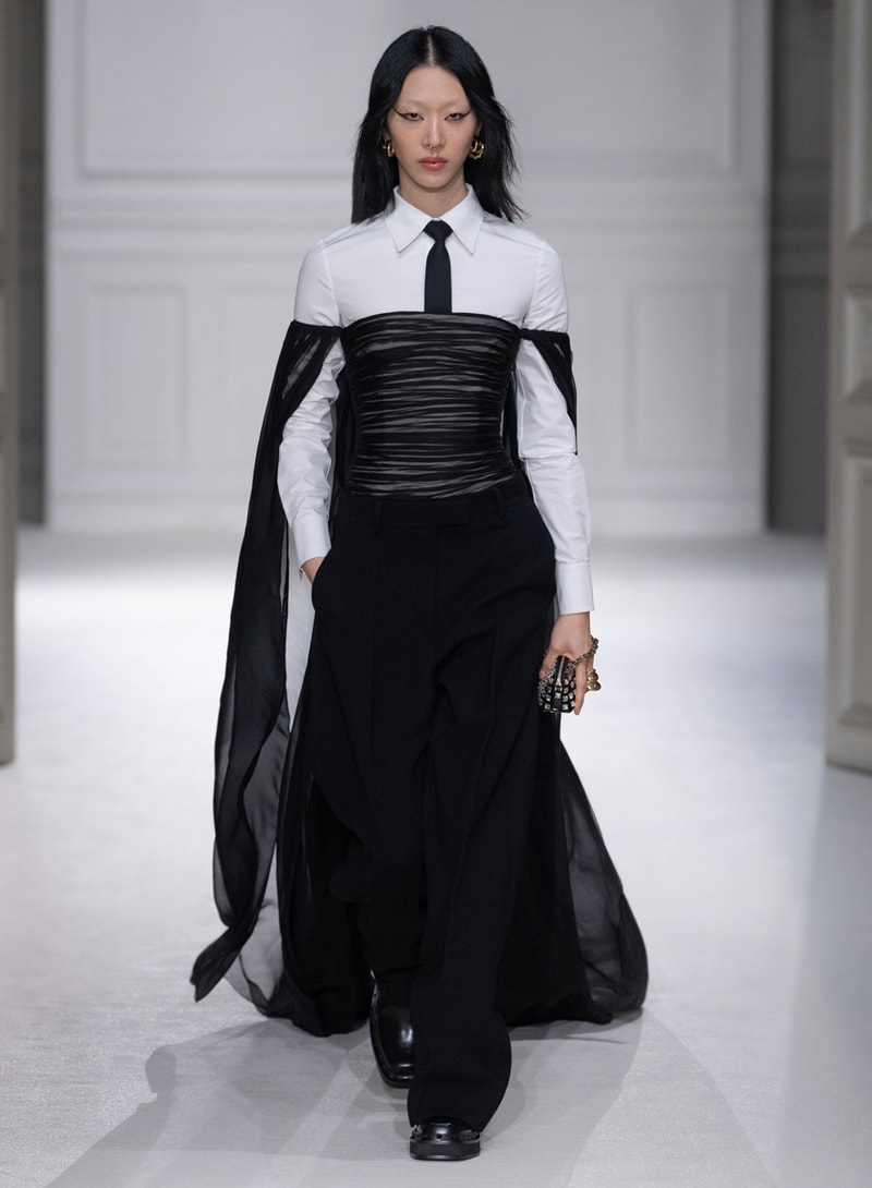 Valentino Fall Winter 2023 "Black Tie" Collection Runway Show Pierpaolo Piccioli Paris Fashion Week FW23 PFW Mens Womens Rock Stud