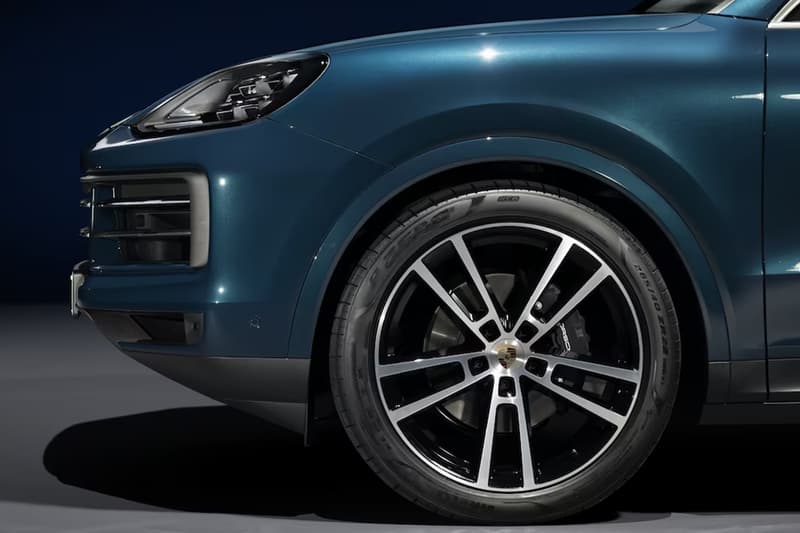 Porsche Cayenne 2024 Luxury SUV Vehicle Car First Look Images Preview Details Specs Design Digital Display Interior Concept Photos Pictures